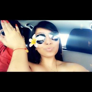 Meet your Posher, Grisel